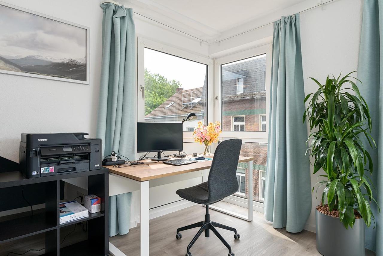 Federnest - Luxus-Studio - Kingsize Boxspringbett - Home-Office Mit Monitor Und Drucker - 11 Min Hbf Duisburg Luaran gambar