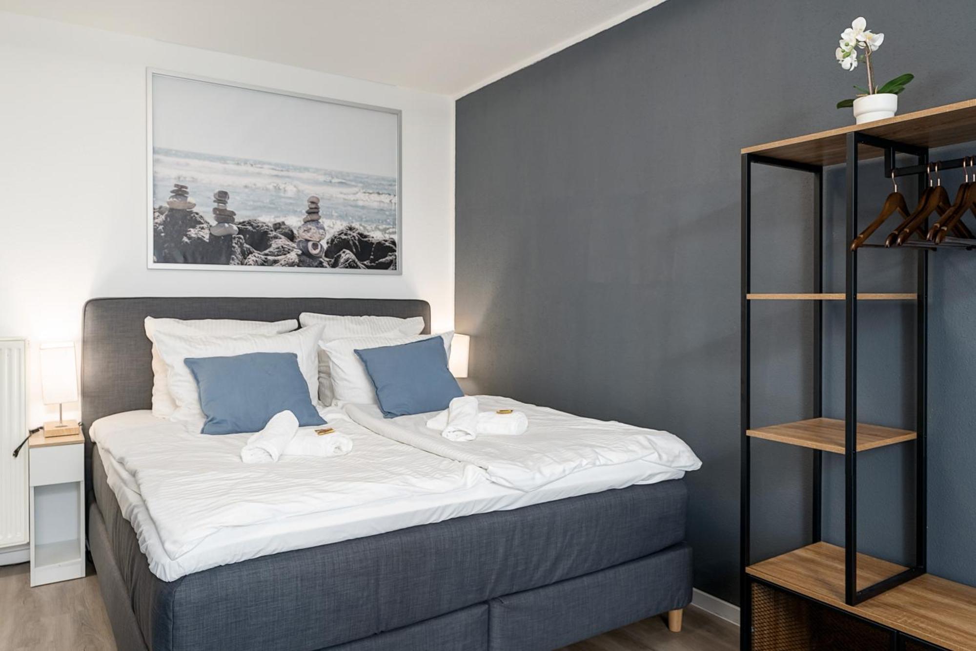 Federnest - Luxus-Studio - Kingsize Boxspringbett - Home-Office Mit Monitor Und Drucker - 11 Min Hbf Duisburg Luaran gambar